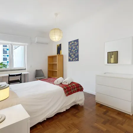 Апартаменты Spacious T3 Near Эшторил