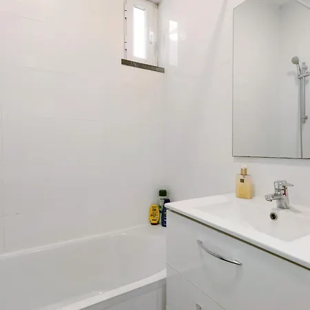 Апартаменты Spacious T3 Near